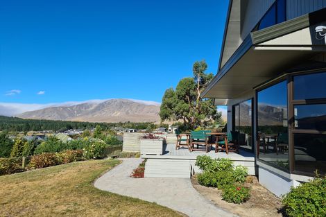 Photo of property in 3 Hamilton Drive, Lake Tekapo, 7999