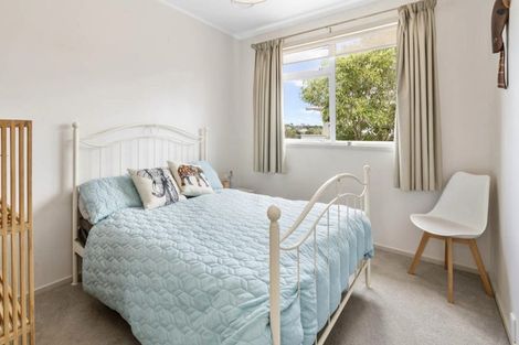 Photo of property in 58 Brian Crescent, Stanmore Bay, Whangaparaoa, 0932