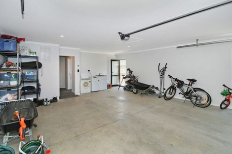 Photo of property in 15 Frederick Place, Whalers Gate, New Plymouth, 4310
