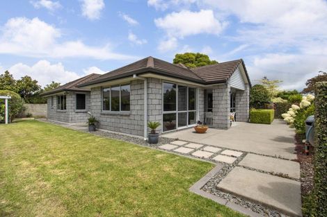 Photo of property in 60 Kayelene Place, Omokoroa, 3114