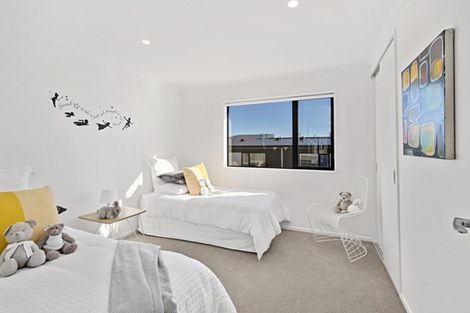 Photo of property in 16 Orford Lane, Takanini, 2112