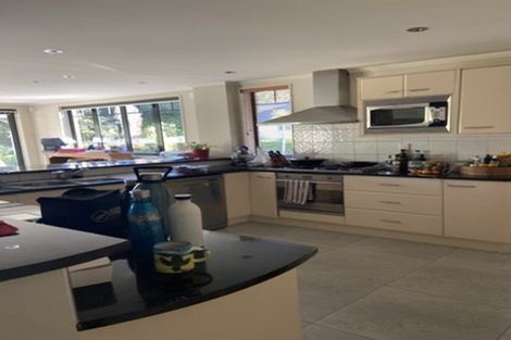 Photo of property in 11 Anaheim Boulevard, Shamrock Park, Auckland, 2016