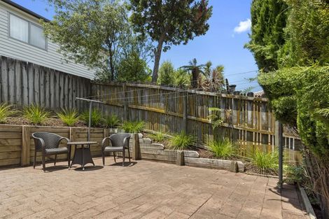 Photo of property in 2/11 Mercury Lane, Windsor Park, Auckland, 0632