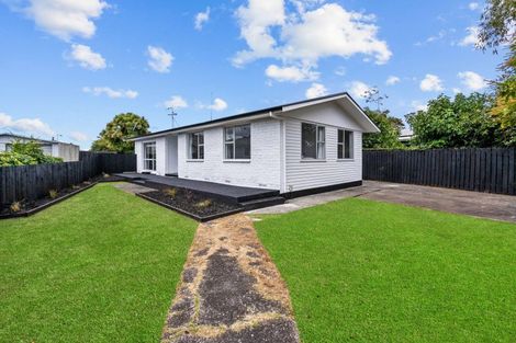 Photo of property in 16 Rhonda Avenue, Deanwell, Hamilton, 3206