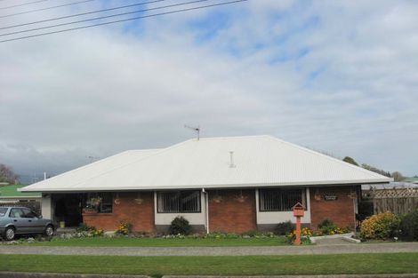 Photo of property in 37 Read Street, Levin, 5510