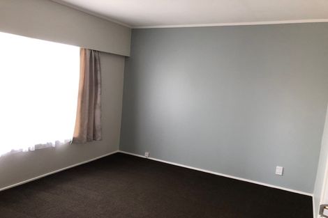 Photo of property in 2/13 Dakota Avenue, Beach Haven, Auckland, 0626