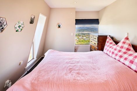 Photo of property in 33 Acacia Avenue, Maungaraki, Lower Hutt, 5010