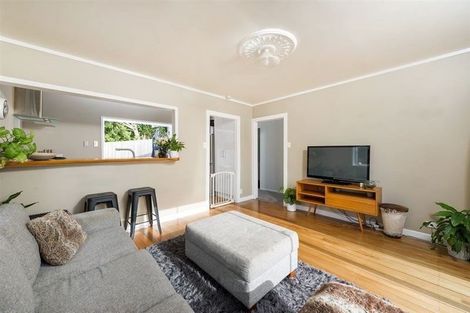 Photo of property in 24 Cedar Terrace, Stanmore Bay, Whangaparaoa, 0932