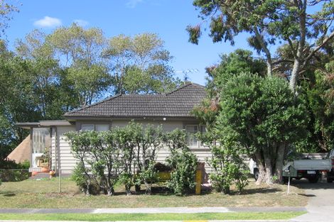 Photo of property in 191 East Coast Road, Castor Bay, Auckland, 0620