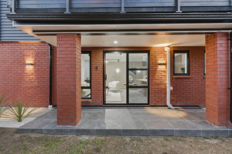 Photo of property in 716a Massey Road, Mangere, Auckland, 2022