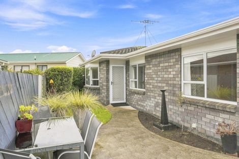Photo of property in 6 Waharua Place, Tawhero, Whanganui, 4501