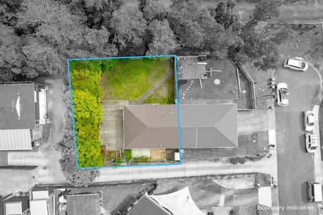 Photo of property in 2/30 Kathleen Street, Totara Vale, Auckland, 0627