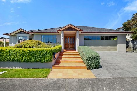 Photo of property in 11 Shelter Grove, Frankleigh Park, New Plymouth, 4310