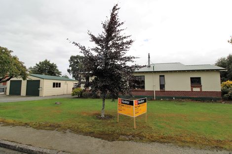 Photo of property in 14 Queen Street, Winton, 9720