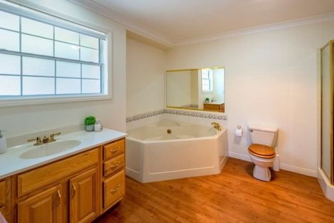 Photo of property in 12 Marewa Place, Waikanae Beach, Waikanae, 5036