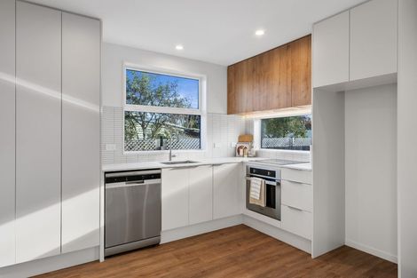 Photo of property in 2/124 Lonsdale Street, New Brighton, Christchurch, 8083