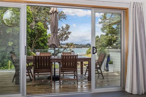 Photo of property in 12 Moreton Drive, Manly, Whangaparaoa, 0930