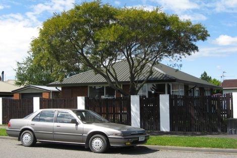 Photo of property in 20 Watson Place, Rangiora, 7400