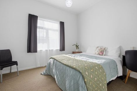 Photo of property in 35 Hine Street, New Plymouth, 4310