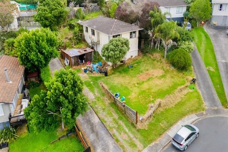 Photo of property in 24 Zingaro Place, Massey, Auckland, 0614