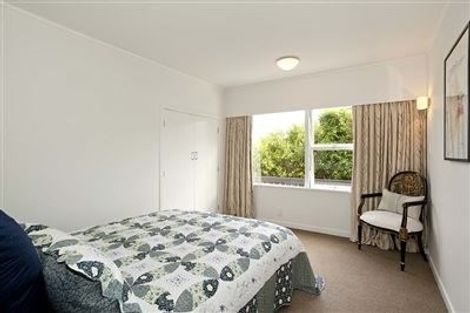 Photo of property in 3/29 Pupuke Road, Takapuna, Auckland, 0622