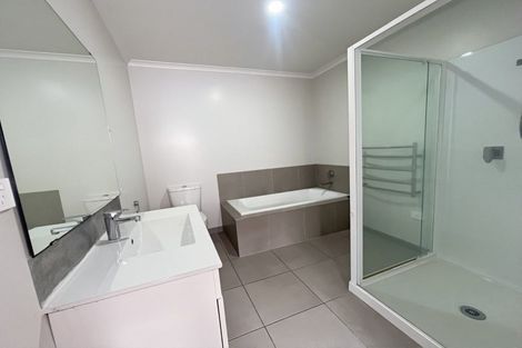 Photo of property in 12 Akeake Lane, Manurewa, Auckland, 2102