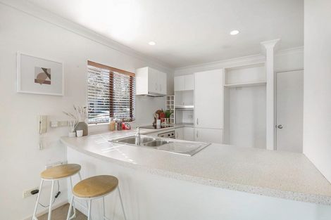 Photo of property in 1/14 Ponderosa Drive, Oteha, Auckland, 0632