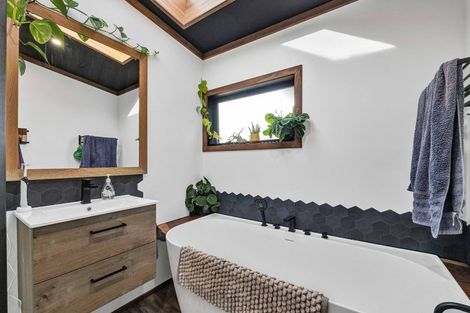 Photo of property in 126 Miranda Street, Stratford, 4332