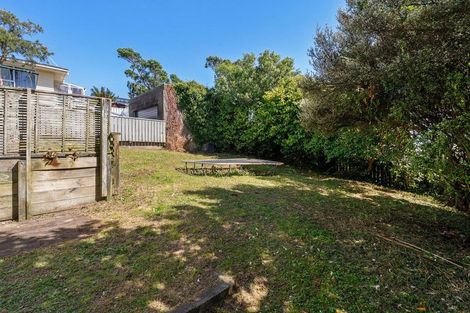 Photo of property in 6 Link Road, Newlands, Wellington, 6037