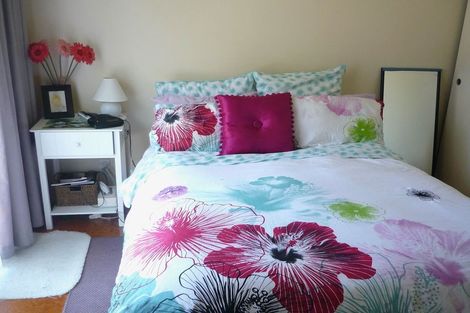 Photo of property in 1610a Great North Road, Waterview, Auckland, 1026