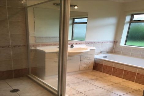 Photo of property in 5 Shankill Place, East Tamaki, Auckland, 2013