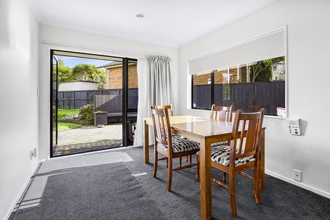 Photo of property in 5 Guernsey Place, Grandview Heights, Hamilton, 3200