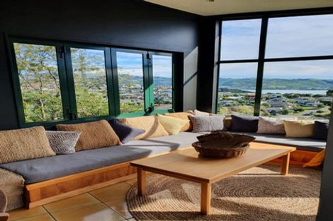 Photo of property in 8 Toporoa View, Ascot Park, Porirua, 5024