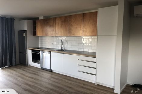 Photo of property in 5b Salmont Place, Kelburn, Wellington, 6012