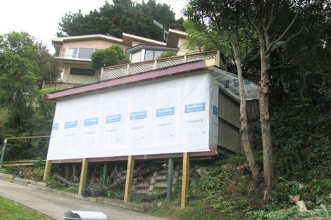 Photo of property in 173 Miromiro Road, Normandale, Lower Hutt, 5010