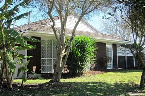 Photo of property in 2 Framalda Place, Conifer Grove, Takanini, 2112