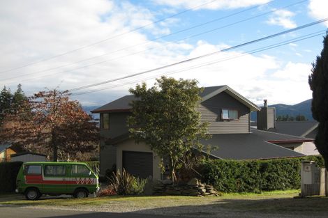 Photo of property in 4 Beech Street, Wanaka, 9305