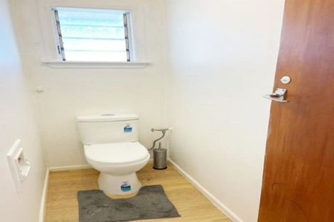 Photo of property in 35 Exmouth Road, Northcote, Auckland, 0627