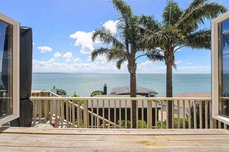 Photo of property in 28 Crispe Road, Clarks Beach, 2122