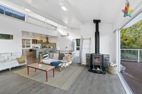 Photo of property in 35 Titiro Moana Road, Korokoro, Lower Hutt, 5012