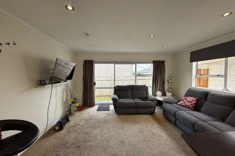 Photo of property in 2/8 Wilford Street, Wallaceville, Upper Hutt, 5018