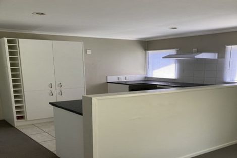 Photo of property in 21 Mona Vale, West Harbour, Auckland, 0618