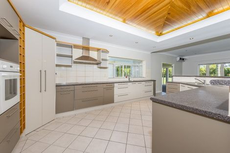 Photo of property in 154 Boord Crescent, Kumeu, 0891