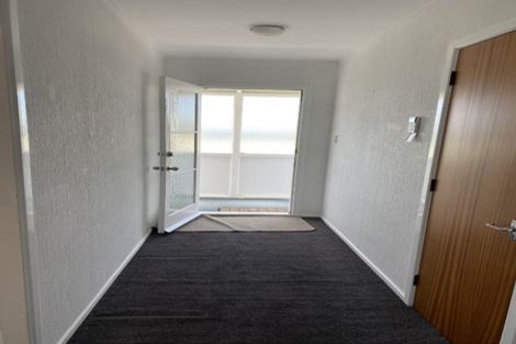 Photo of property in 7 Carluke Street, Paparangi, Wellington, 6037