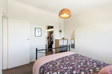 Photo of property in 12 Middlesex Place, Northland, Wellington, 6012