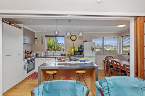 Photo of property in 28 Newham Place, Henderson, Auckland, 0612