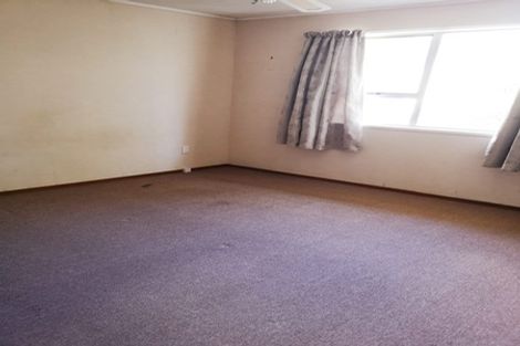 Photo of property in 1/65 Lavery Place, Sunnynook, Auckland, 0632