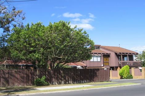 Photo of property in 2/189 East Coast Road, Castor Bay, Auckland, 0620