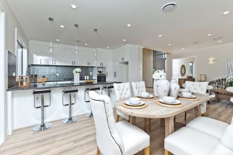 Photo of property in 17 Kuawa Drive, Kumeu, 0810