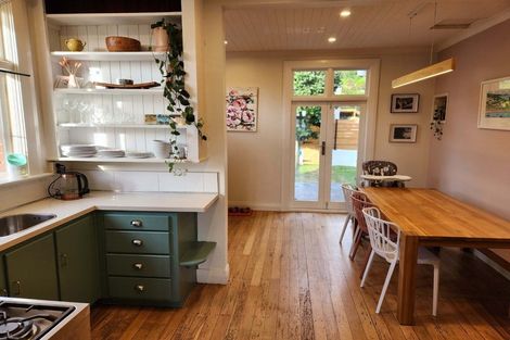 Photo of property in 5 Norfolk Street, Saint Clair, Dunedin, 9012